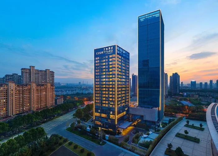 Courtyard By Marriott Luoyang