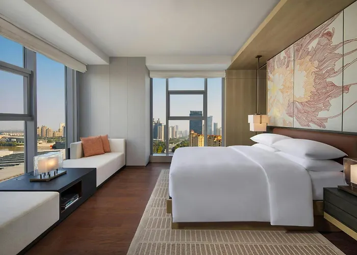 Courtyard By Marriott Luoyang
